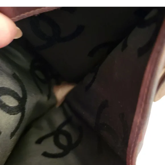 CHANEL | Lavender Cotton Club Interlocking CC Logo Compact Wallet 2008-'09 - Picture 8 of 16